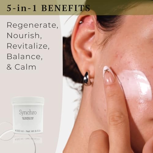 Gernetic Synchro Cream jar close-up emphasizes rich texture for daily nourishment.