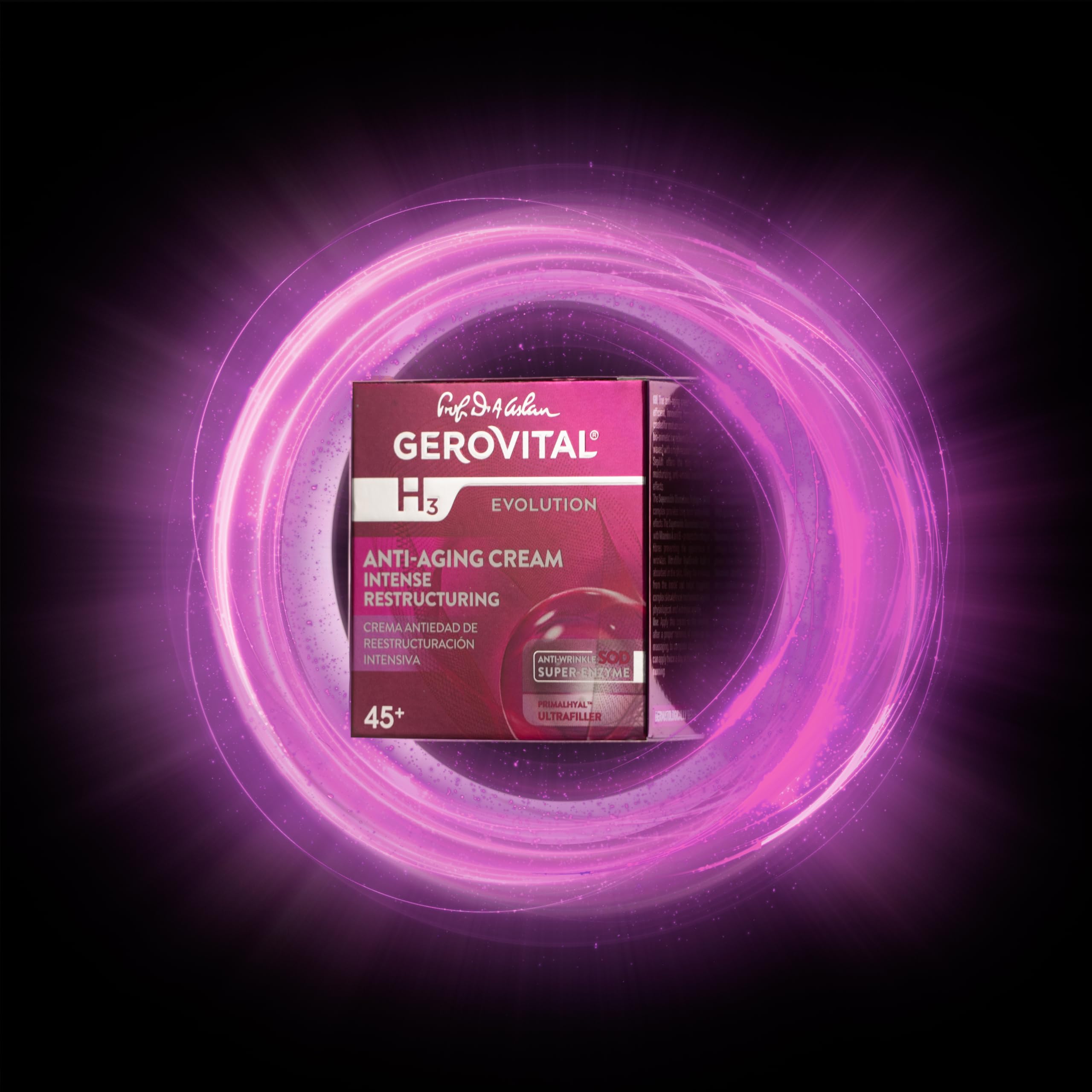 Gerovital H3 Evolution cream texture with glow indicates long-lasting hydration.