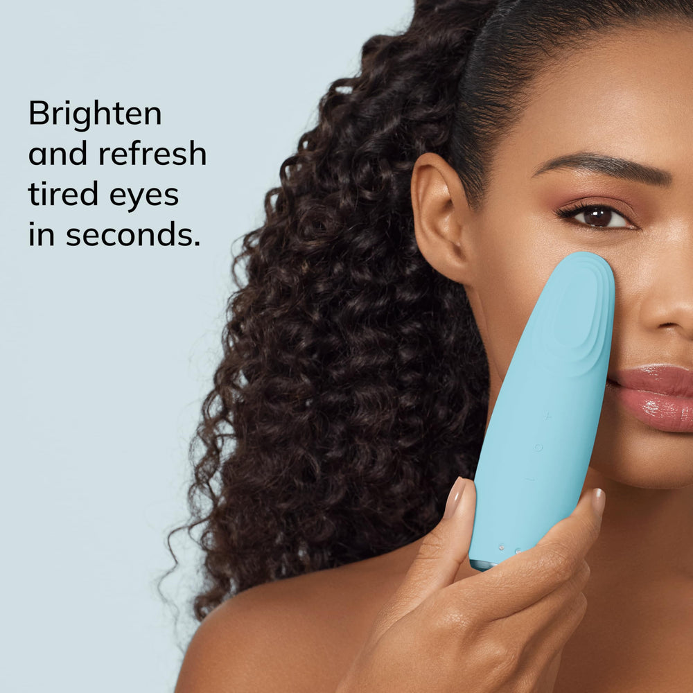 GESKE heat therapy warms the eye area for relaxing massage