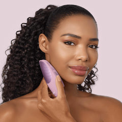GESKE SmartAppGuided Sonic Thermo Facial Brush connected to AI app for personalized skincare