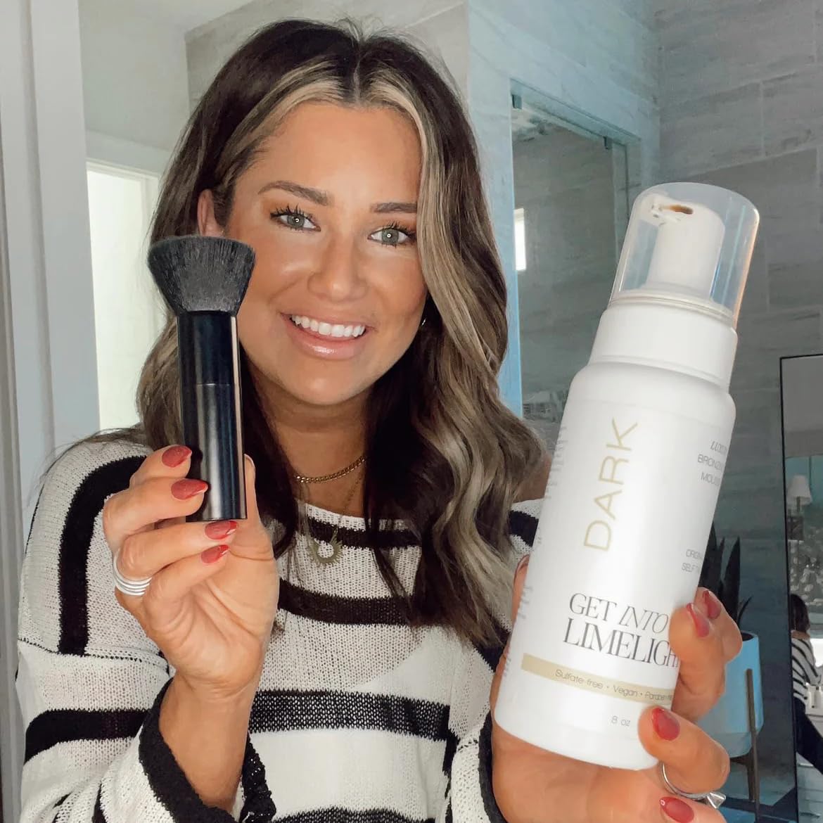 Get Into The Limelight Dark Sunless Tanning Mousse results in streak-free finish