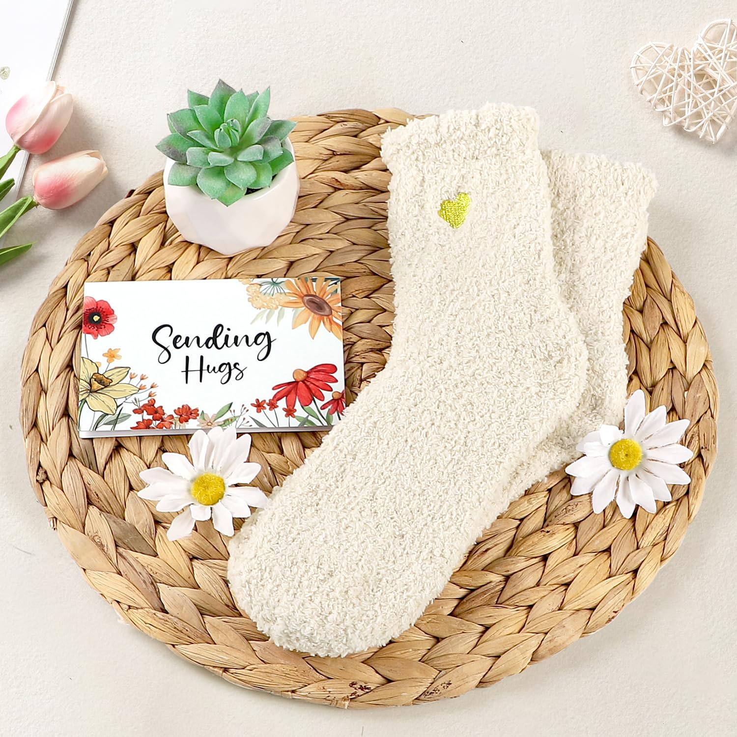 GiftPeak Sympathy Basket sympathy card conveys heartfelt thoughts.