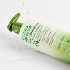 Giovanni shampoo closeup shows nourishing oils for dry hair.