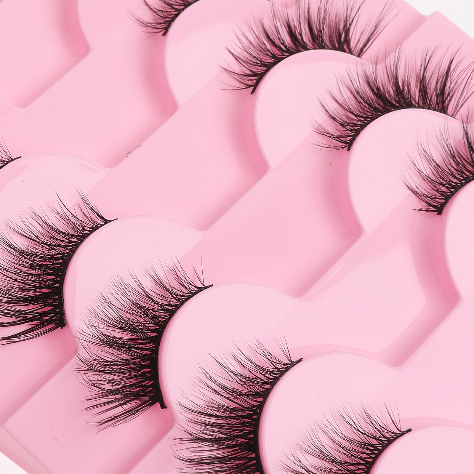 Gjinxi easy-to-apply lashes with natural curve for fast makeup refresh