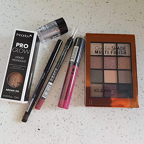 Glam Lux Glitter adds festive shine to eyes or cheeks.