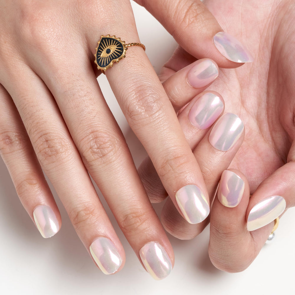 Glamermaid Glue-on nails 24-piece set for quick DIY manicure
