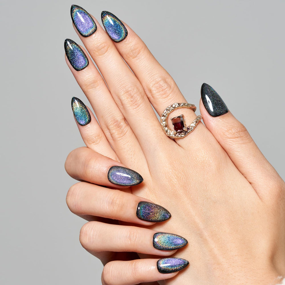 Glamermaid Medium Oval nails offer comfortable wear and versatile fashion compatibility