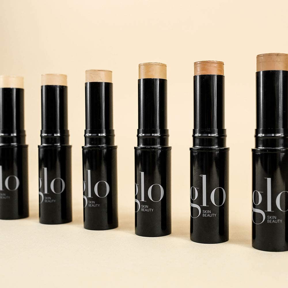 Glo Skin Beauty formula hydrates with Hyaluronic Acid during wear