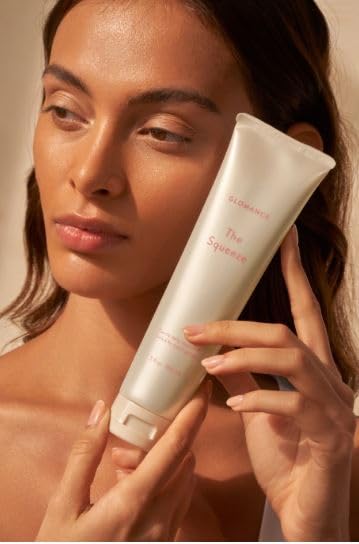 GLOMANCE Squeeze Gel Cleanser after use pairs with moisturizer for balanced skin feel
