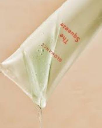 GLOMANCE Squeeze Gel Cleanser foam lather reveals gentle exfoliation for smoother skin