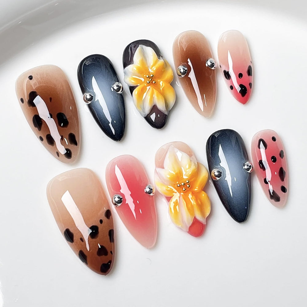 GLORS 3D Flower press-on nails with leopard print for bold party-ready style.