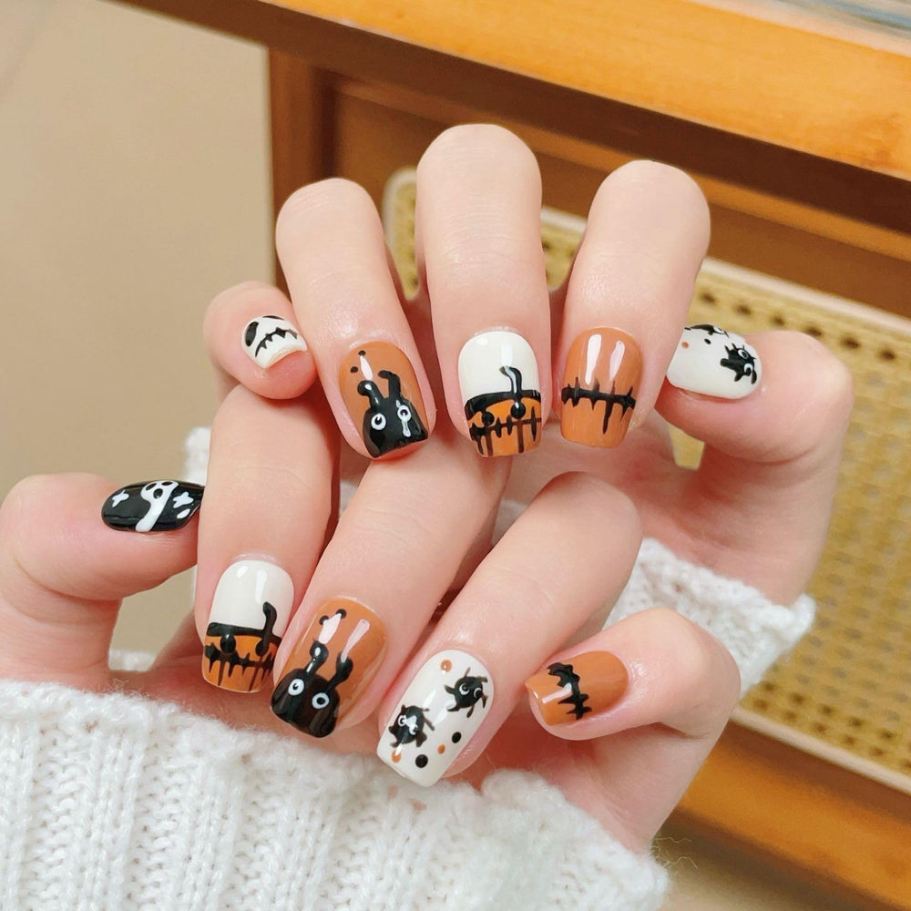 GLORS ten-piece set provides varied sizes for a precise manicure