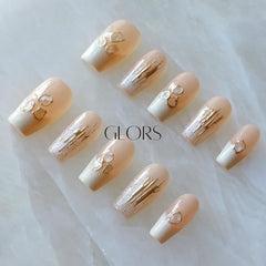 GLORS Purly nails high-gloss finish for a polished salon-style look.