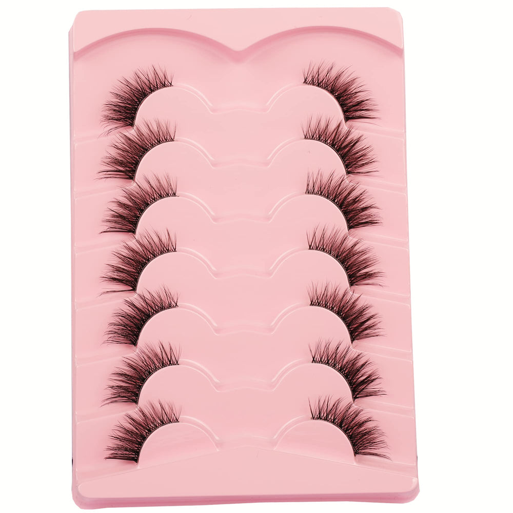 Gmagictobo 3D faux mink lashes for voluminous, feather-light finish.