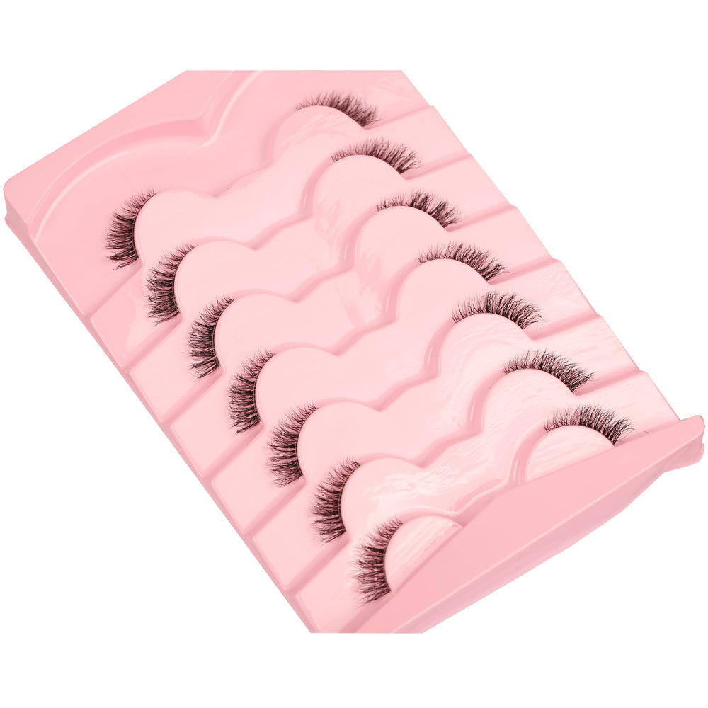 Gmagictobo 3D faux mink lashes add depth and drama.