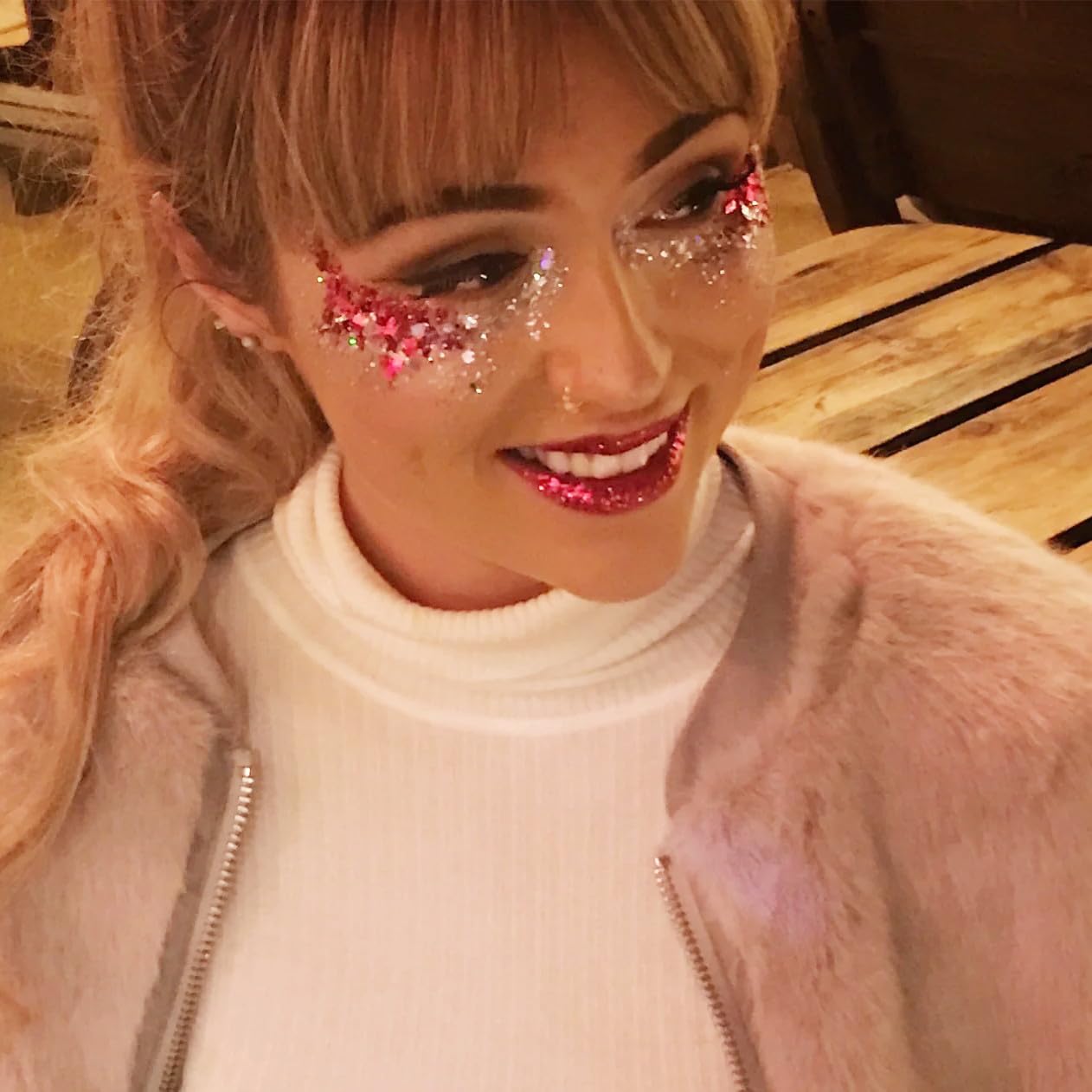 Go Ho Red Glitter hair tips provide shimmering accents that catch light.