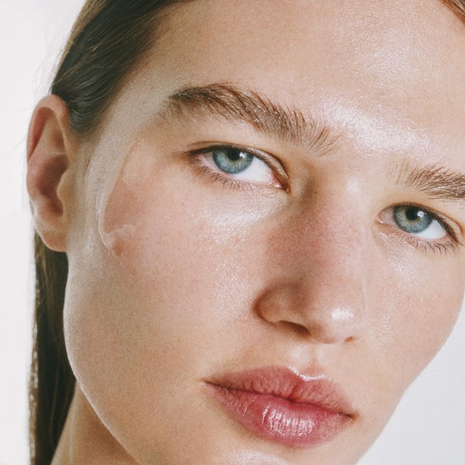 goop Exosome Hydration Serum delivers a radiant, plump look after regular use.