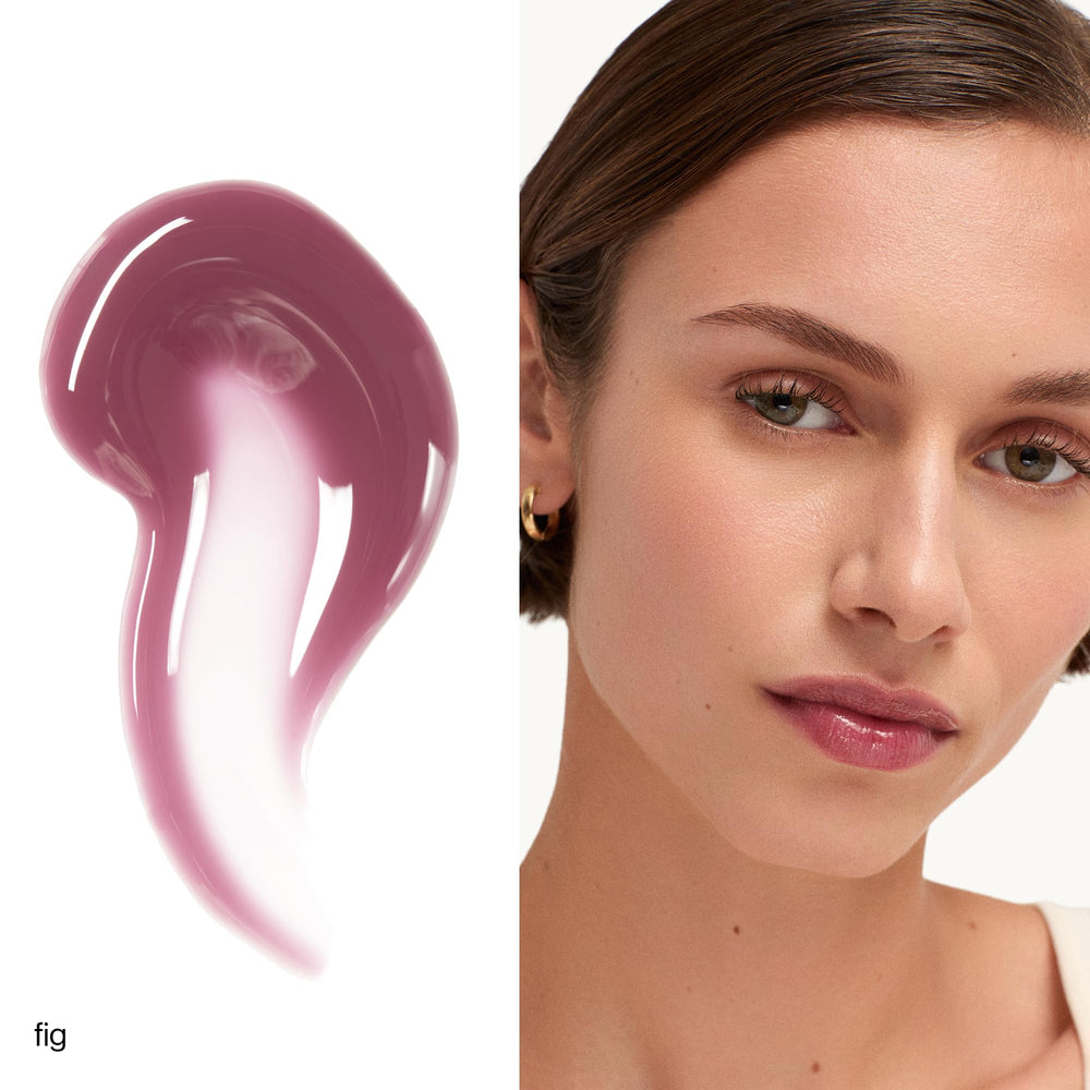 goop Hydra-Barrier gloss application close-up highlights lightweight moisture and lasting comfort.