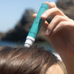 GROWUS roll-on applicator enables easy, mess-free scalp application.