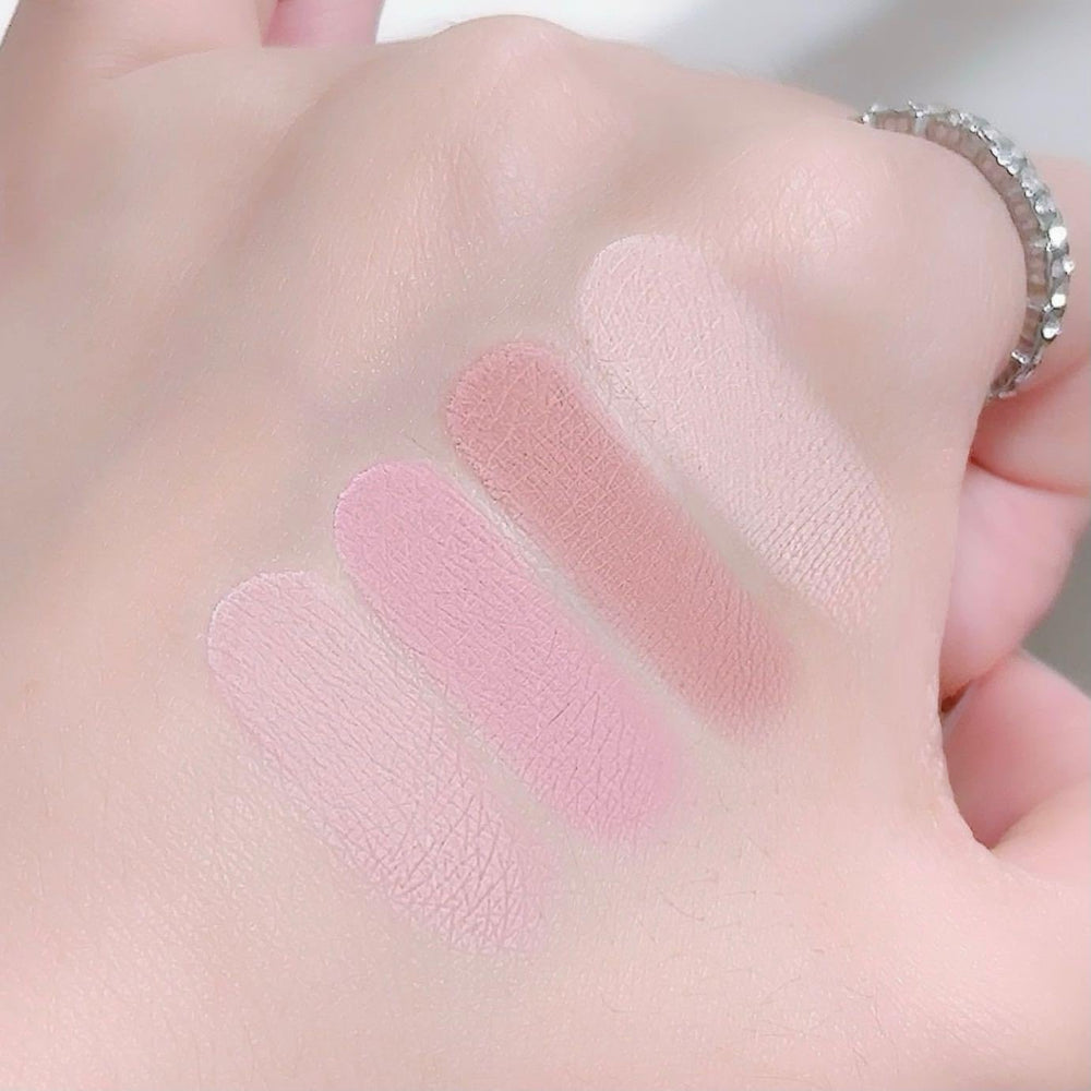 GUANTIAN Nude Pink Eyeshadow matte finishes add subtle depth for everyday wear.