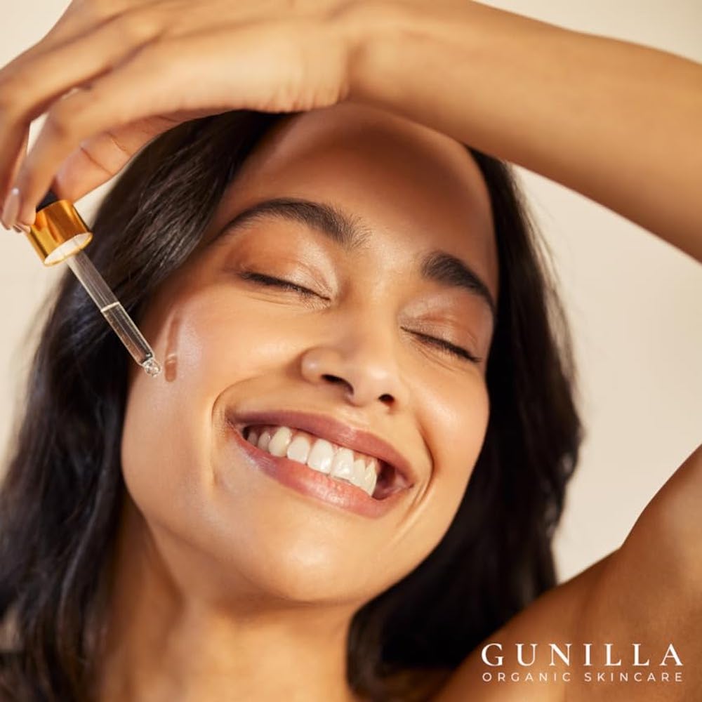 Illustration highlights aloe, ginseng, and collagen ingredients in formula.