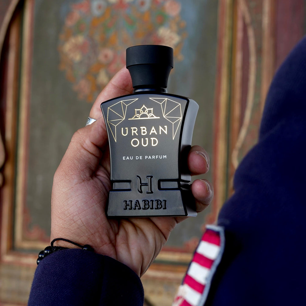 H HABIBI Urban Oud base notes reveal oud, vanilla, and warm woods.
