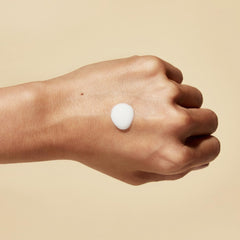 Hanacure Nano Emulsion Moisturizer highlights sodium hyaluronate for lasting moisture.