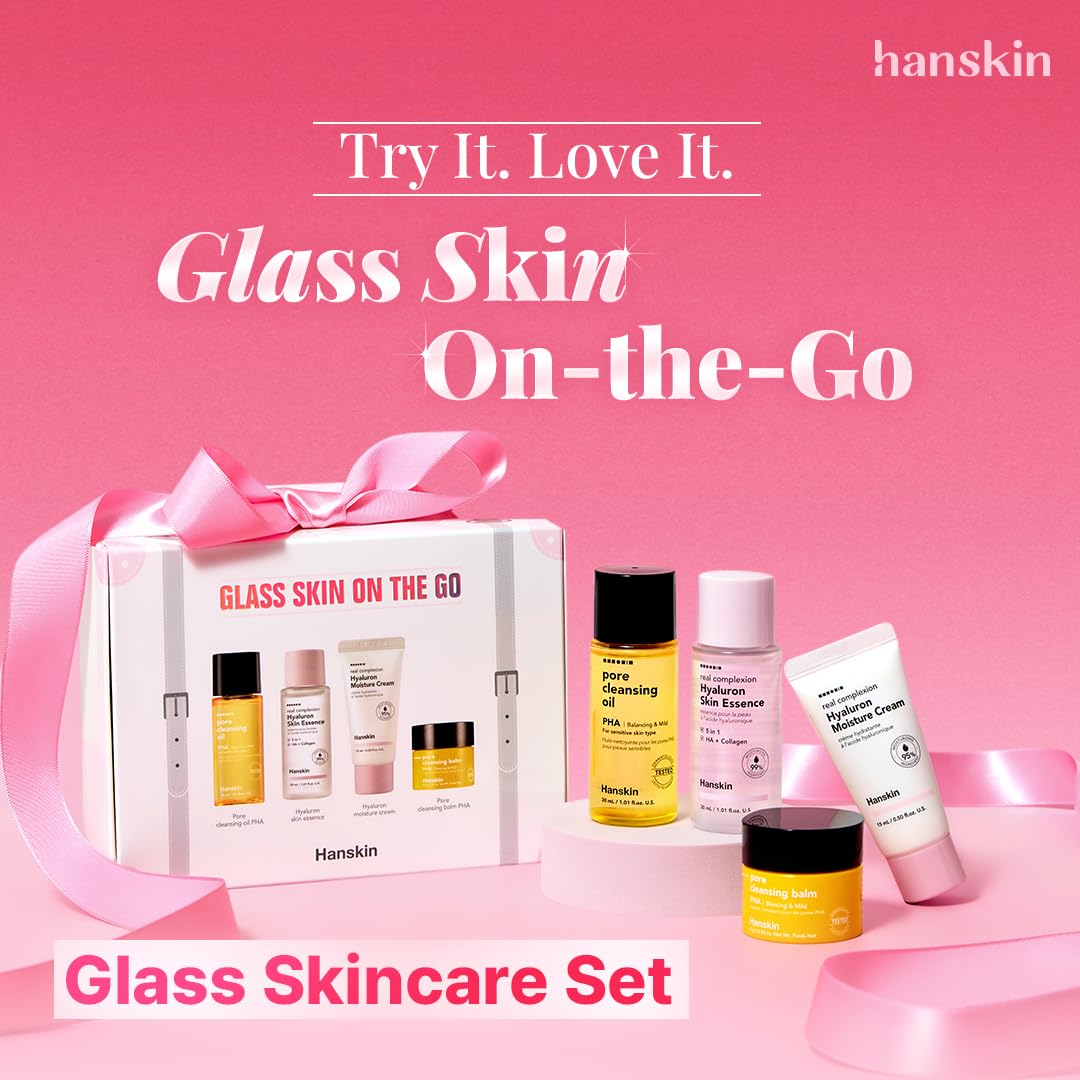 Hanskin PHA Pore Cleansing Oil bottle shows gentle cleansing for clear, renewed skin.