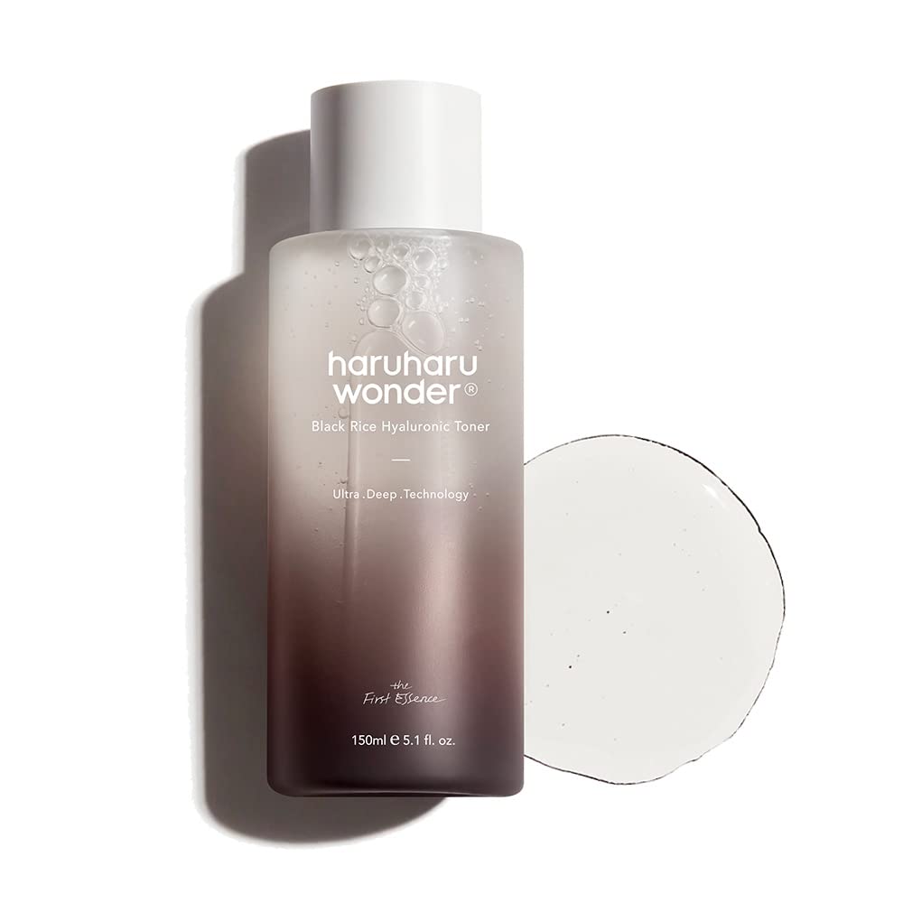 HARUHARU Wonder Black Rice Toner bottle for deep hydration and radiant skin.