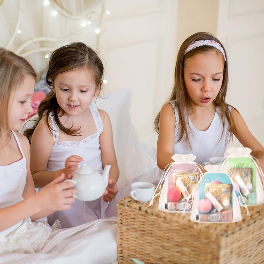 Heigble organza bags 12-pack to organize party favors.