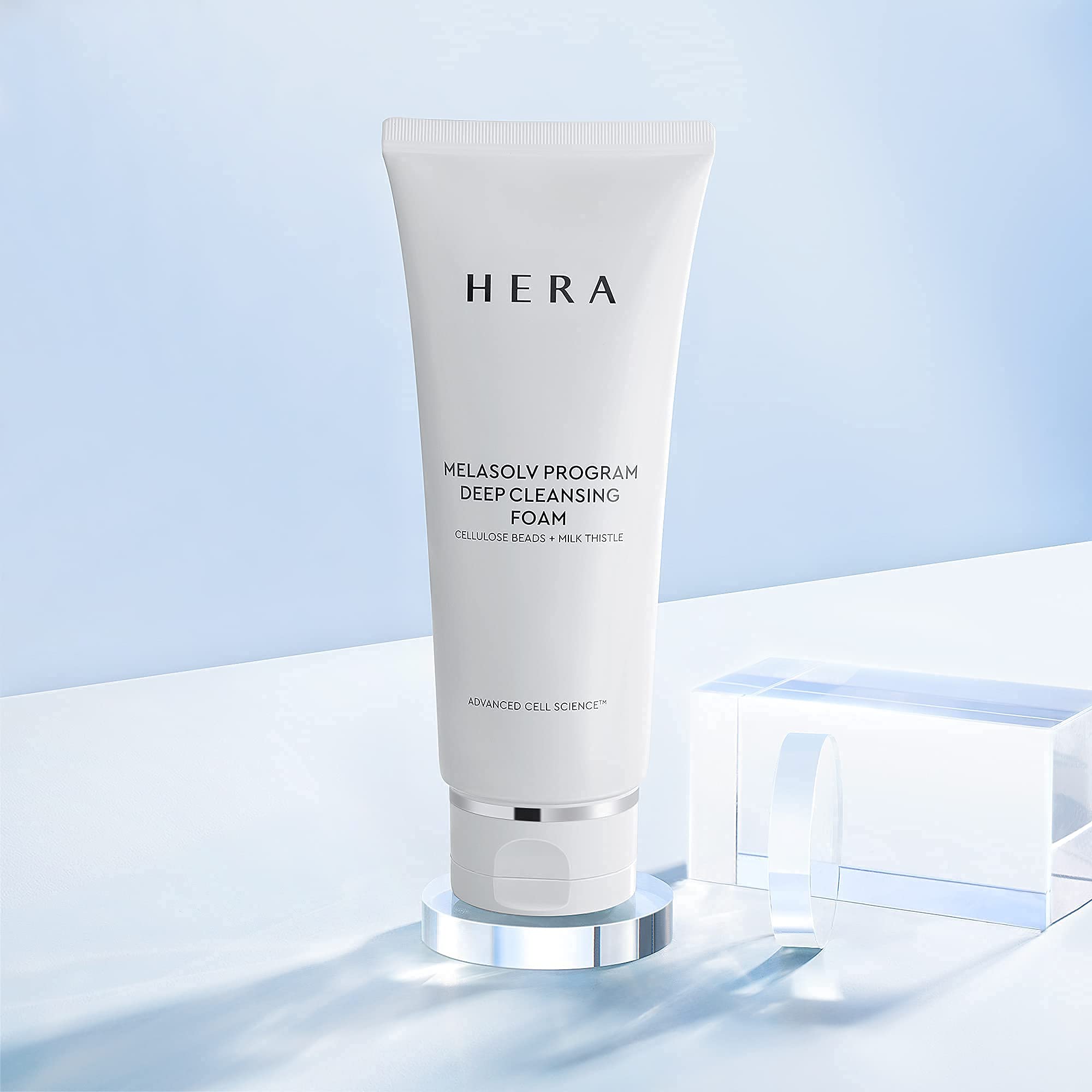 HERA Foaming Cleanser foam texture closeup illustrates rich, gentle cleansing lather