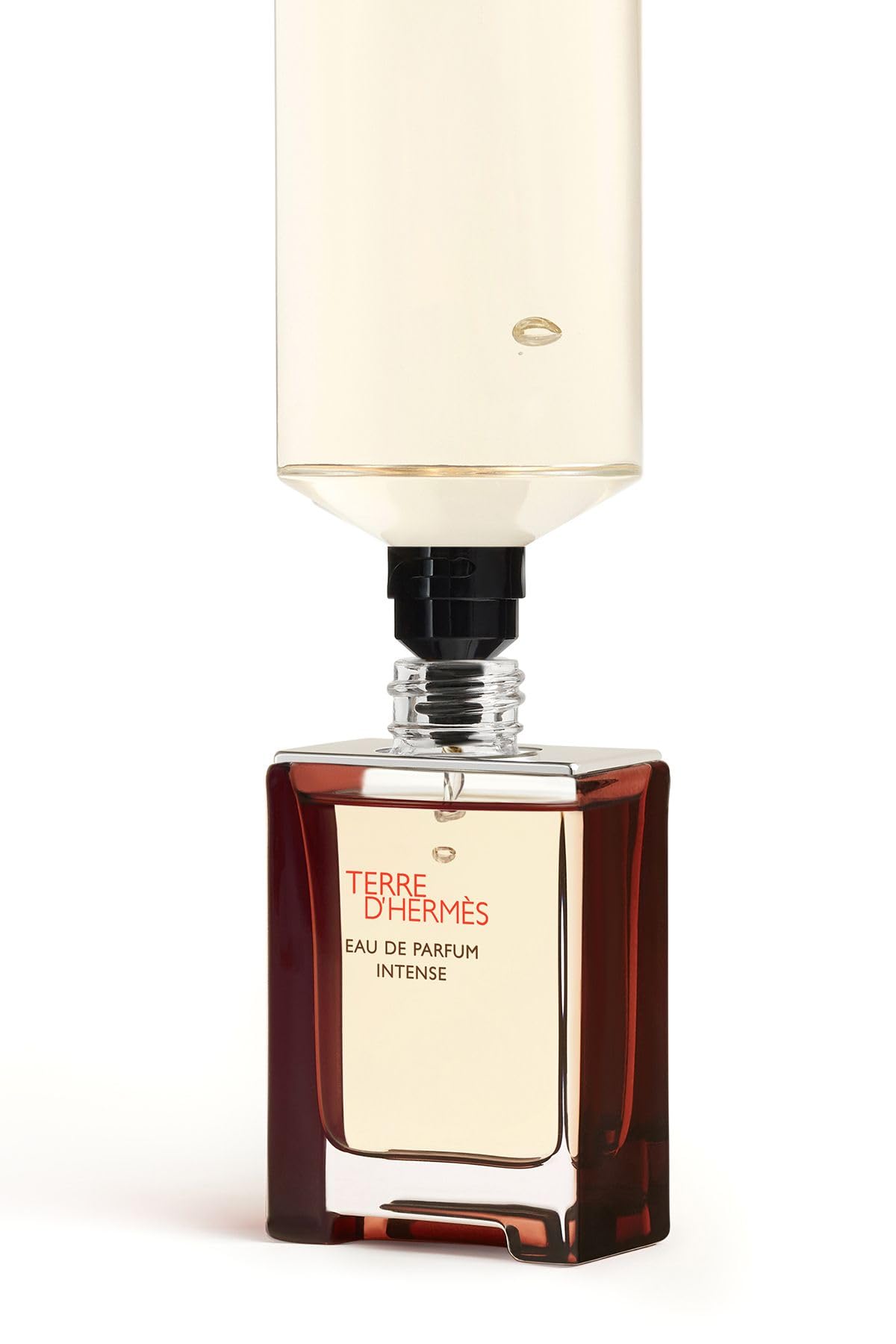 Lifestyle shot featuring Terre D'Hermès for everyday sophistication