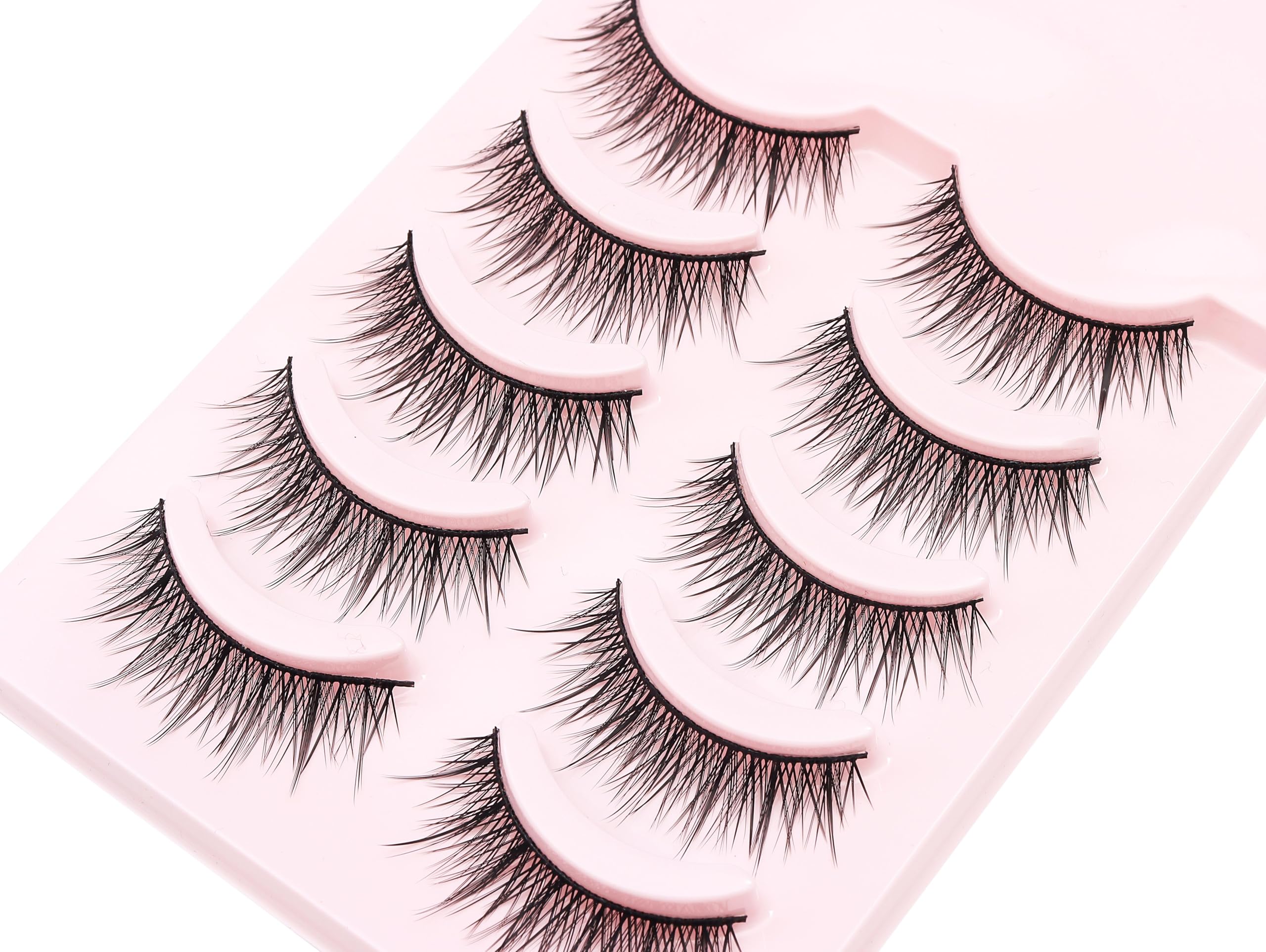 HH&LL cat-eye short lashes application ease for quick, beginner-friendly makeup days.