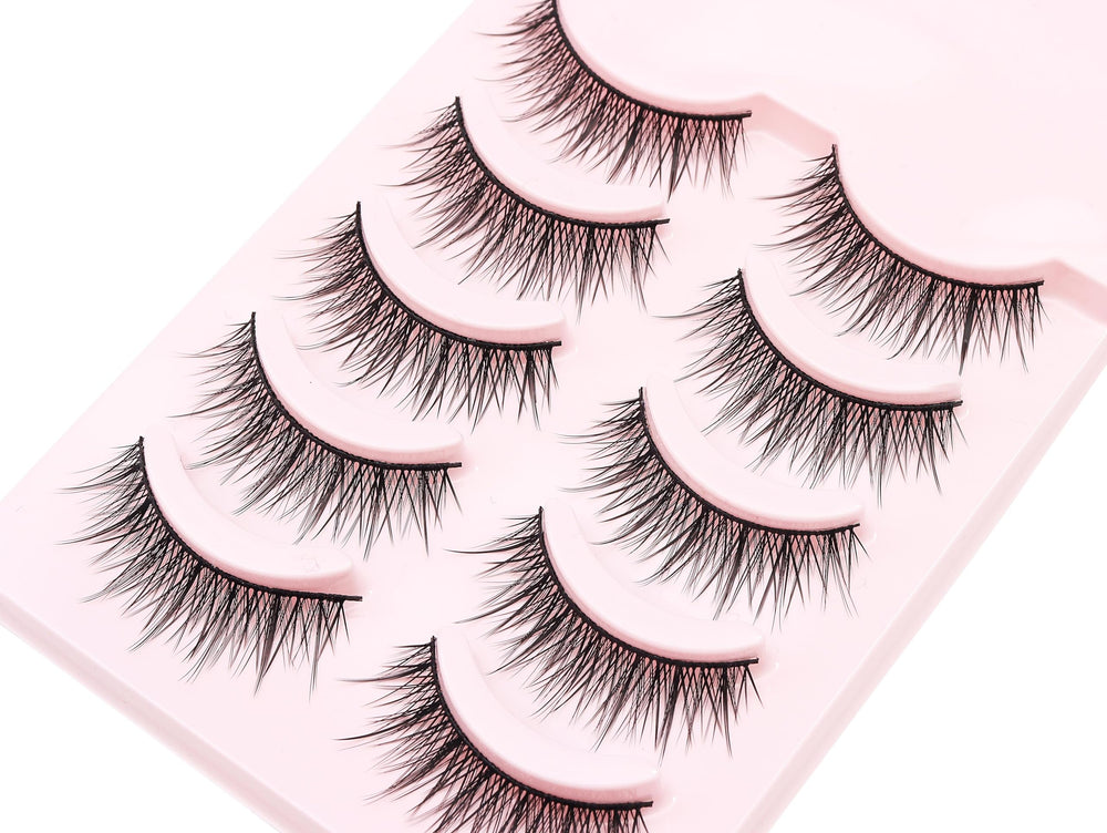 HH&LL cat-eye short lashes application ease for quick, beginner-friendly makeup days.