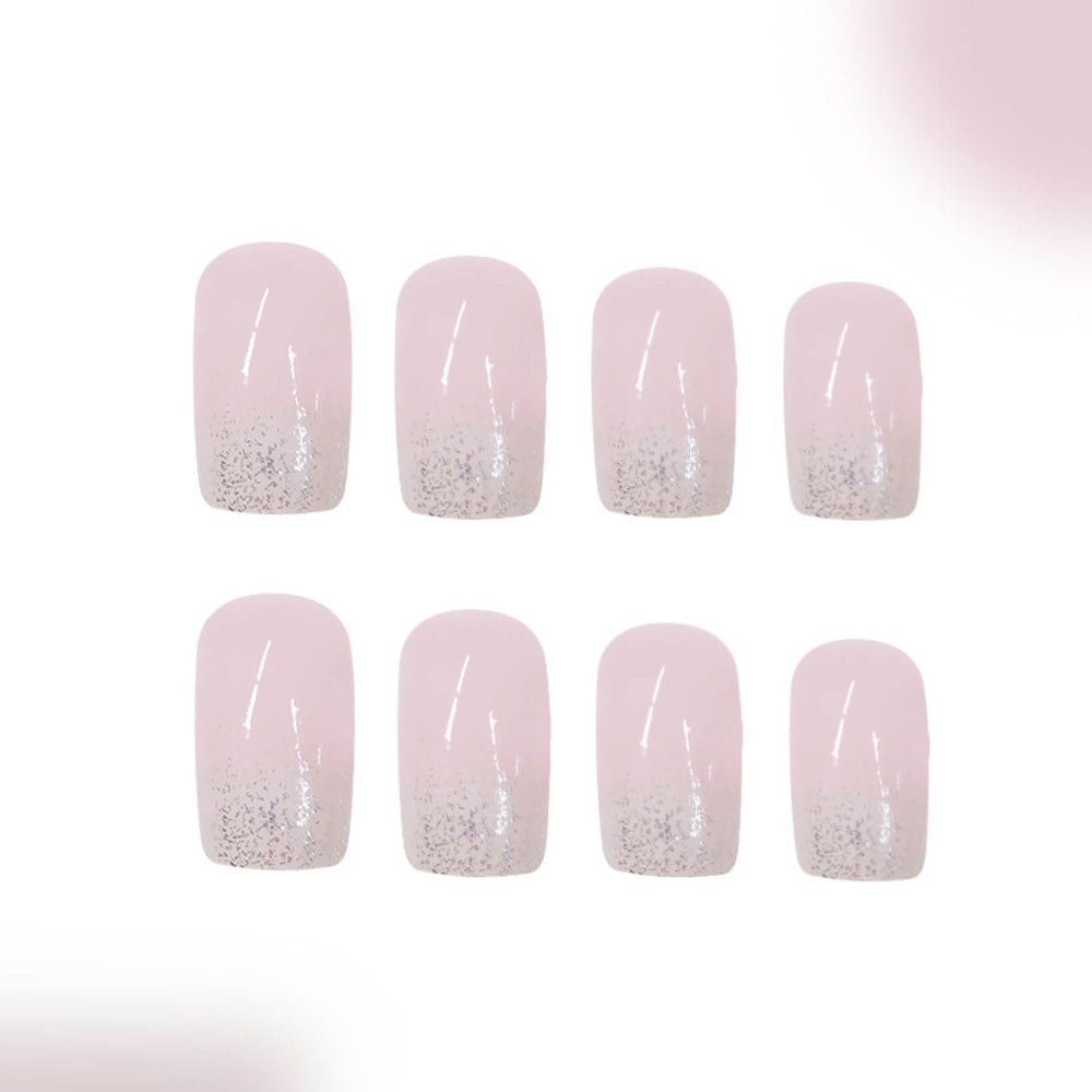 Hkanlre gradient jelly tips provide quick full-cover nails for events.