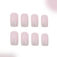 Hkanlre gradient jelly tips provide quick full-cover nails for events.