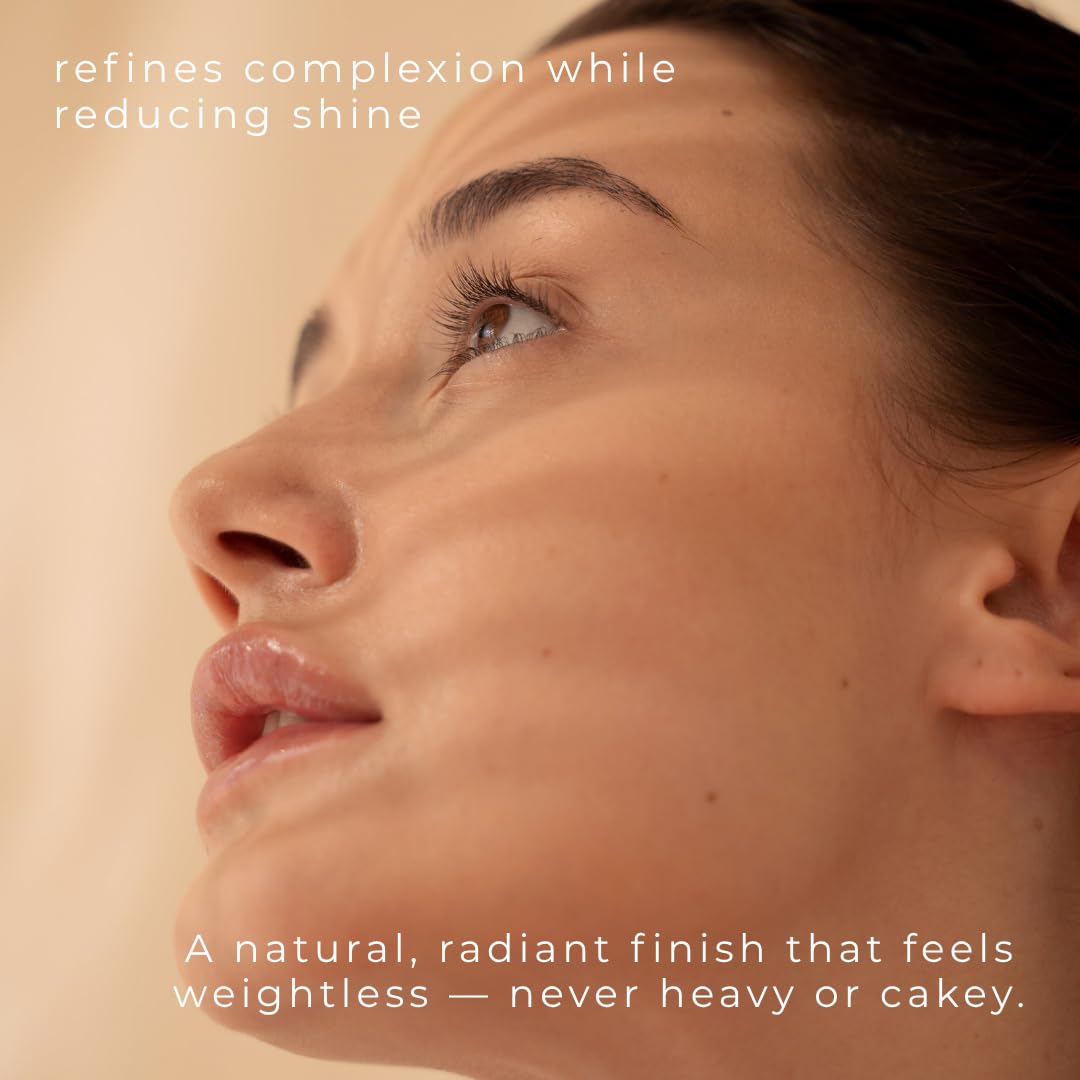 Textured powder ready for seamless skin application with Honeybee Gardens.
