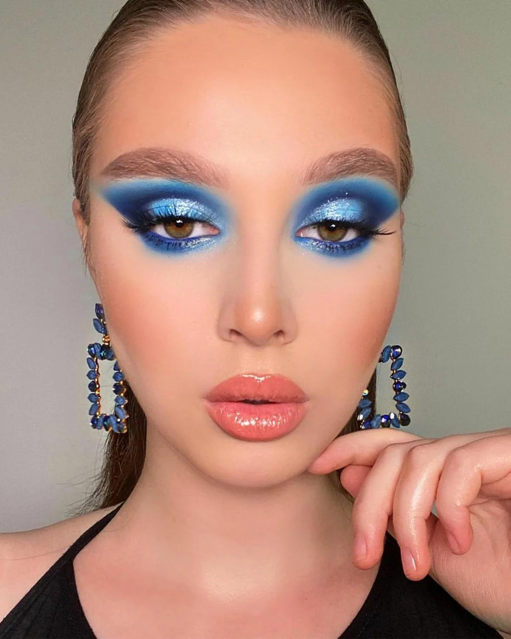 HOOMUSS Blue Eyeshadow Palette travel compact for on the go makeup