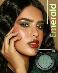 HOOMUSS emerald shimmer powder delivers radiant glow with smooth blending.