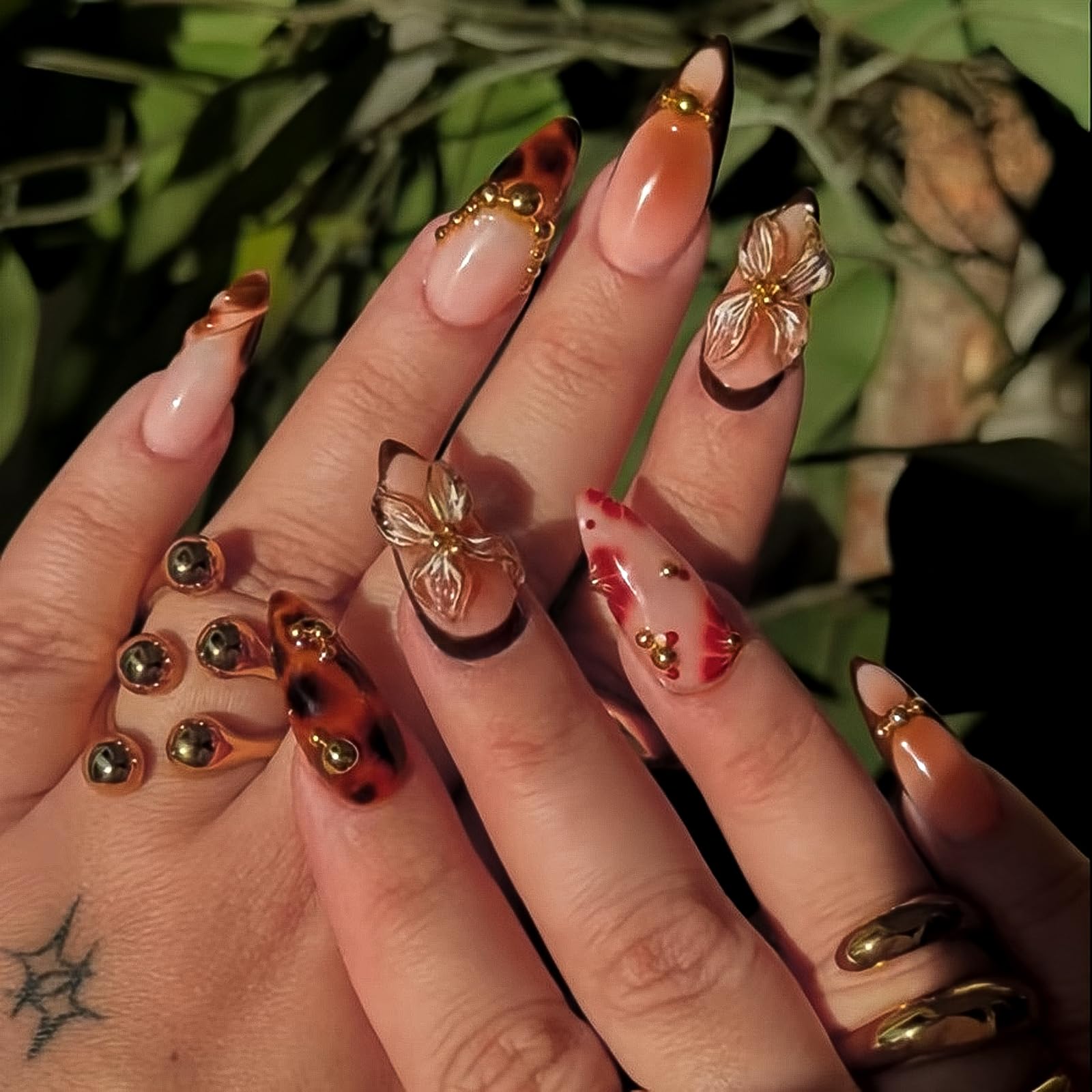 Hosaily press-on nails with adhesive options for easy removal and reuse