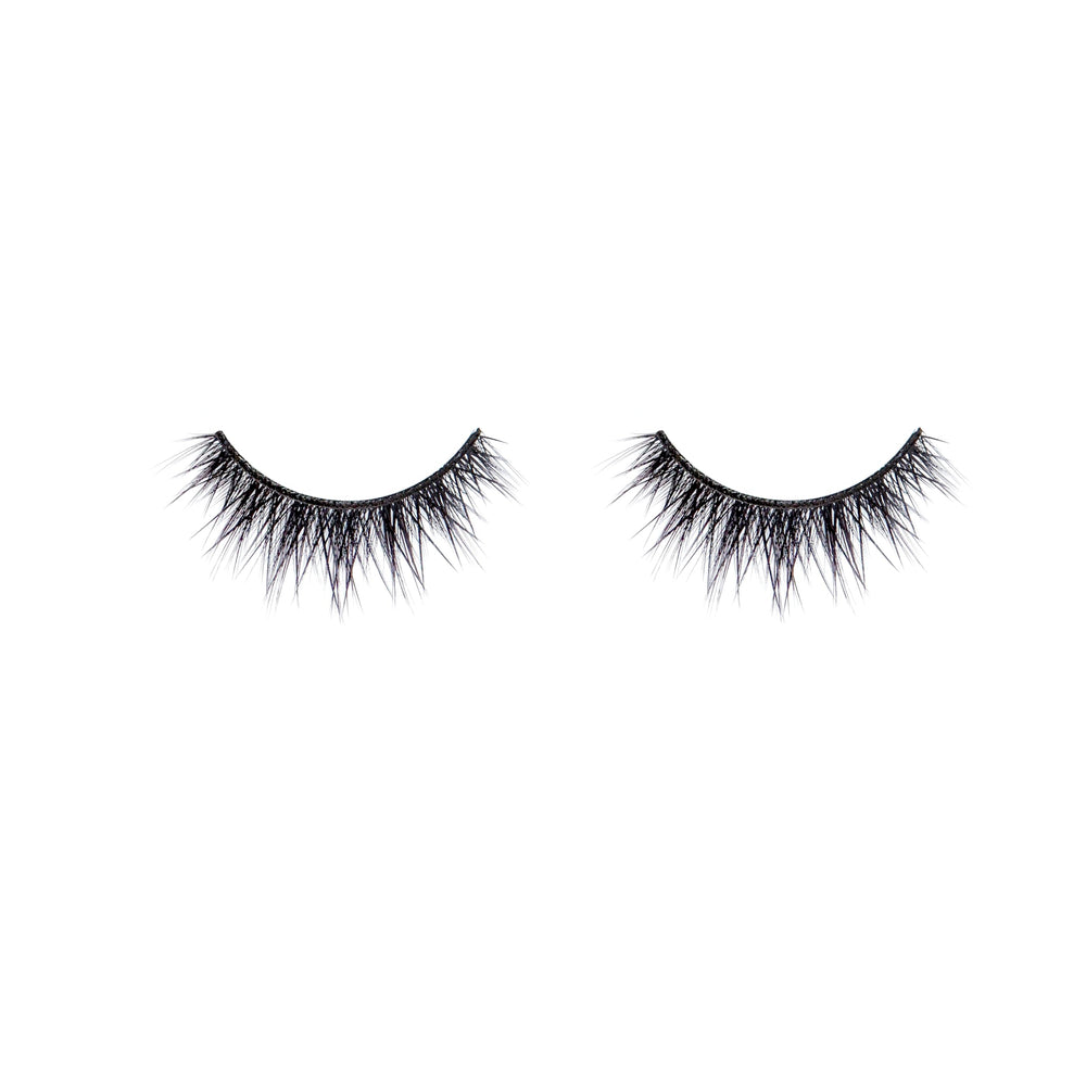 House of Lashes Allura Lite 3D fibers close-up with wispy texture
