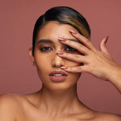 HUDABEAUTY Trendsetter swatches on arm for versatile shade range.
