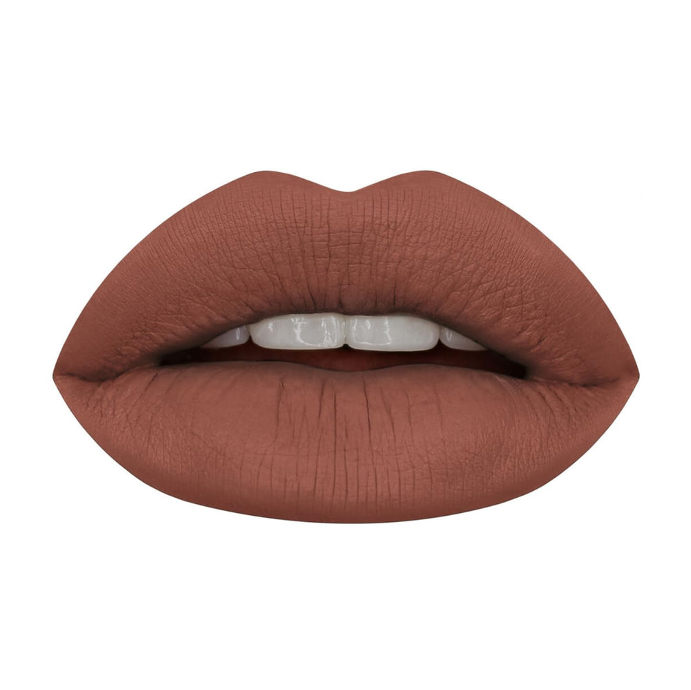 HUDABEAUTY Trendsetter lip application demonstrates rich color payoff.