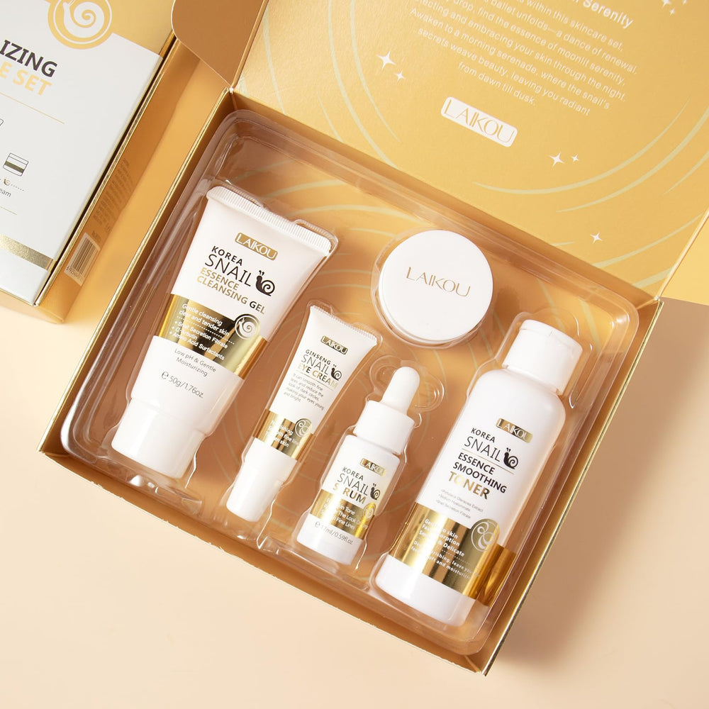 HXLYBD Gift box packaging evokes festive gifting and premium skincare experience.
