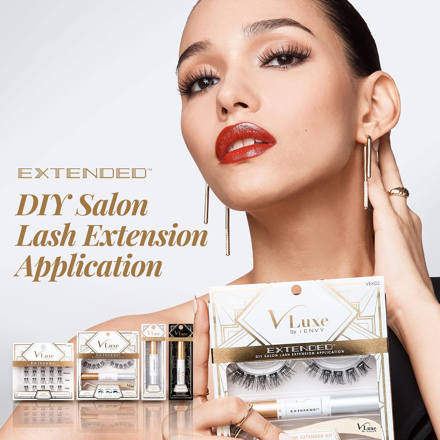 i•ENVY VLuxe Extended close-up of lashes for a natural, fluttery effect.