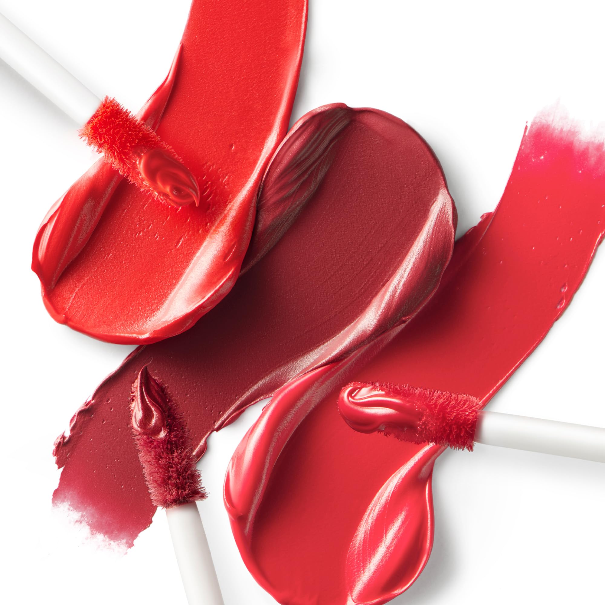 ICONIC LONDON Cloud Kiss swatch shows soft-diffused matte finish for daily wear.