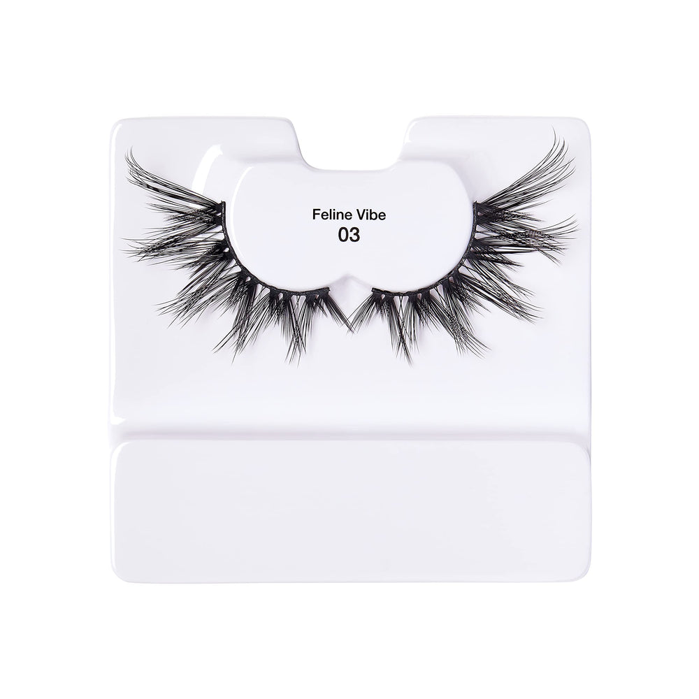Lash close-up reveals eye-lifting effect with ienvy Feline Vibe dramatic lashes.