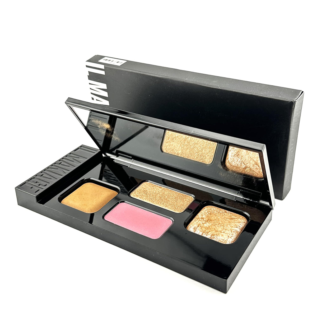 Il Makiage High Point bronzer compact for sculpted cheekbones.