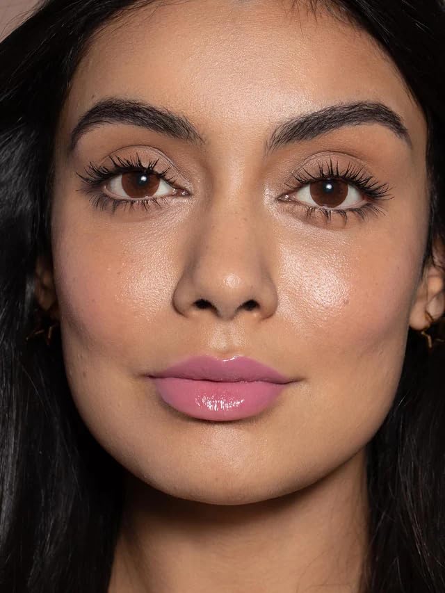 Hyaluronic acid ingredient supports hydration for moisturized lips