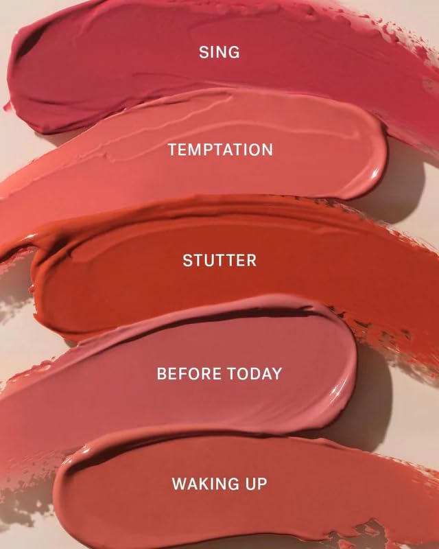 ILIA Color Haze nourishes with jojoba and coconut oil for skin comfort.